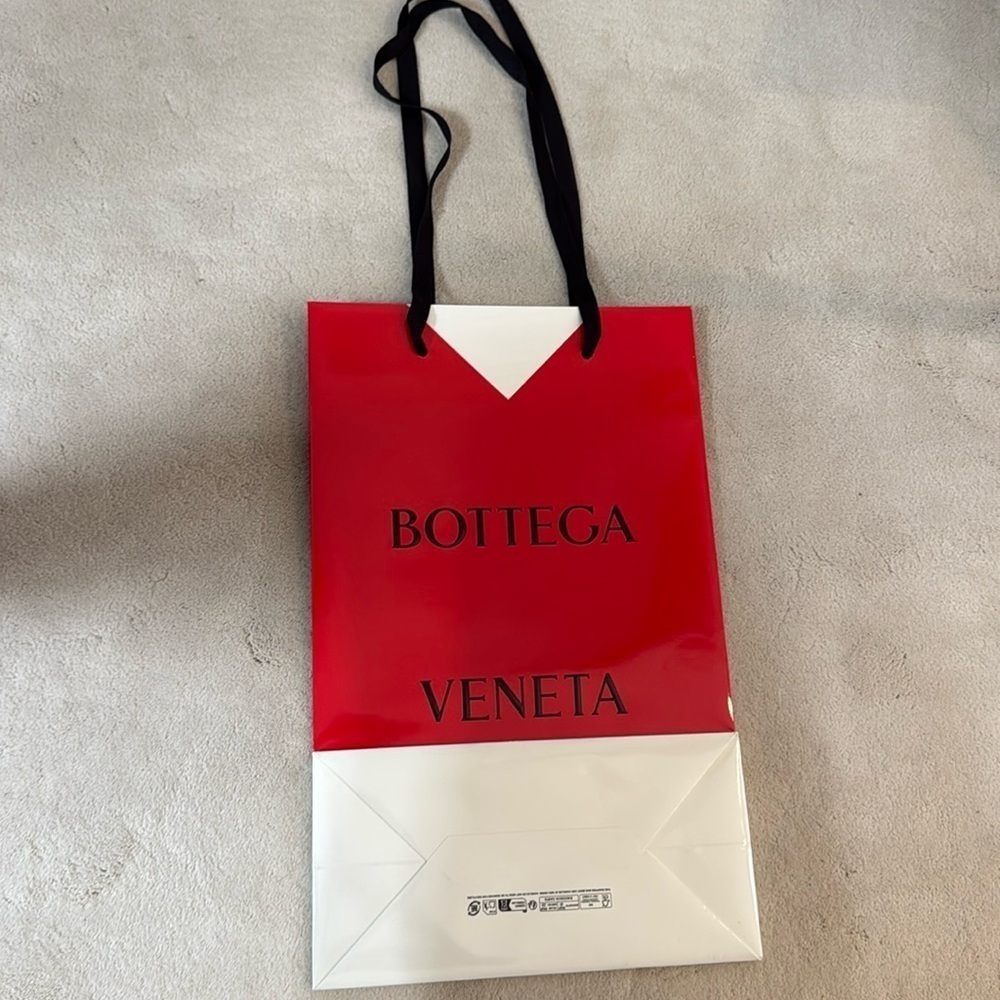 Bottega Veneta Red & White Shopping Bag with Black Handles - Picture 4 of 5